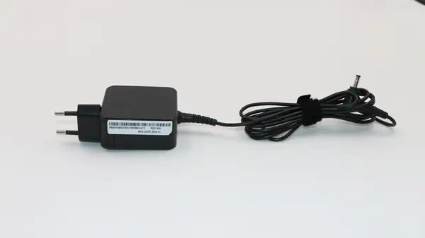 Lenovo 01FR133 adaptateur de puissance & onduleur Intérieure 45 W Noir - Chargeur et alimentation - visuel 4
