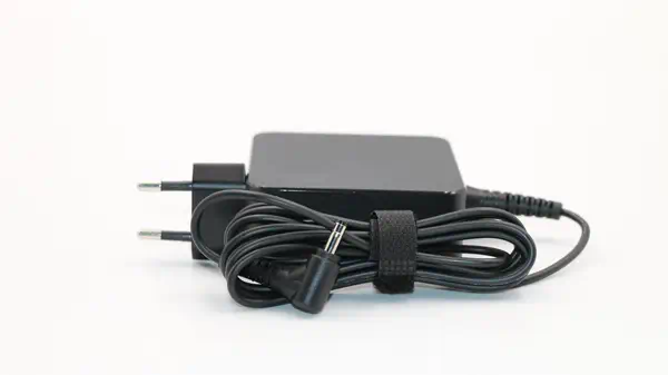 Lenovo 01FR159 adaptateur de puissance & onduleur Intérieure 20 W Noir - Chargeur et alimentation - visuel 4