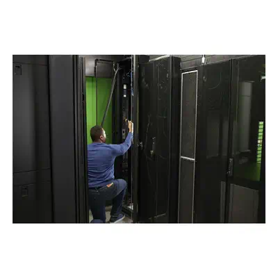 APC NetShelter™ 9000 unité de distribution d'énergie 24 sortie(s) CA 0U Noir - Chargeur et alimentation - visuel 9