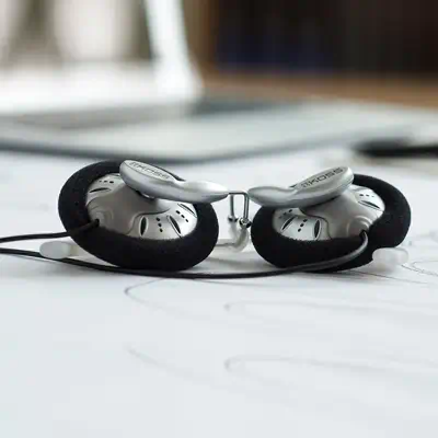 Koss KSC75 casque Casques Avec fil Crochets auriculaires Musique Noir, Argent - Casque Micro - visuel 2