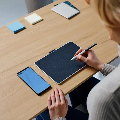 Wacom Intuos One Small tablette graphique Gris, Blanc 152 x 95 mm USB/Bluetooth - Tablette graphique - visuel 10