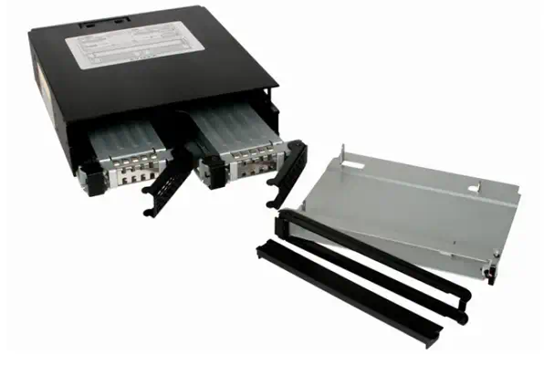 Icy Dock MB994IPO-3SB Obturateur de baie de lecteur 2x 2,5" Plateau de stockage de disques Noir - Accessoire Stockage - visuel 4