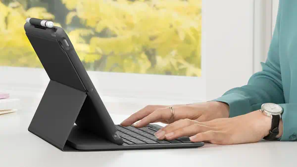 Logitech Slim Folio Logitech - visuel 1 - hello RSE - 3 MODES D'UTILISATION
