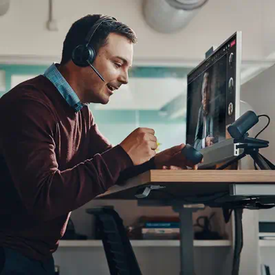 Voyager Focus 2-M USB-C-C Headset USB-C/A Adapter Charging Stand Poly+ 3years - HP - Casque Micro - visuel 4