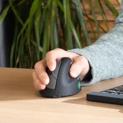 Souris Ergonomique R-Go HE Break avec logiciel de R-Go Tools - visuel 1 - hello RSE - Déplacement de la souris à partir du bras - Forme verticale