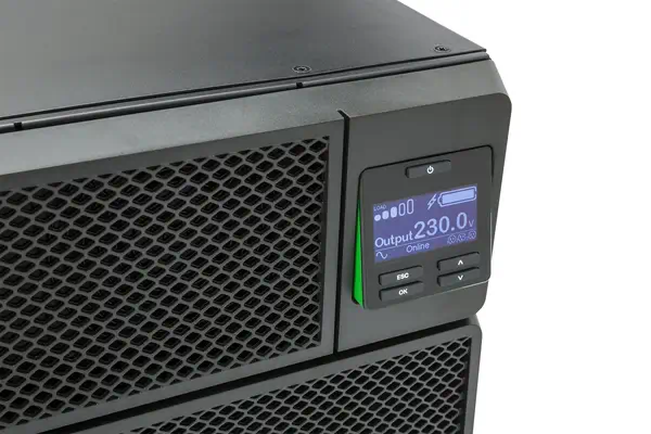 APC Smart-UPS On-Line SRT6KRMXLI - 6kW/VA, 6x C13, 4x C19, sortie monophasée câblée, montable en rac - Accessoire Onduleur - visuel 9