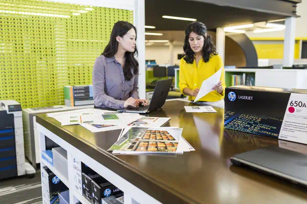 HP 650A toner LaserJet noir authentique - Toner - visuel 4