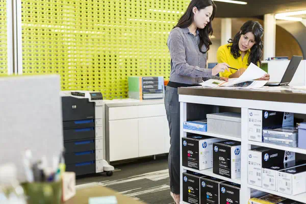 HP 650A toner LaserJet noir authentique - Toner - visuel 6