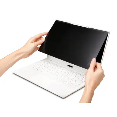 Filtre de confidentialité magnétique MagPro pour ordinateurs portables Kensington - visuel 1 - hello RSE - Une solution idéale pour les écrans fins et les affichages bord à bord