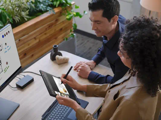 Microsoft Surface Pro Signature Keyboard with Fingerprint Microsoft - visuel 1 - hello RSE - Une expérience de saisie hors du commun