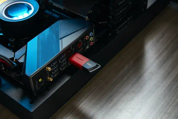 128GB USB3.2 Gen1 DataTraveler Exodia M (Noir + Rouge) - Kingston - Adaptateur stockage - visuel 10