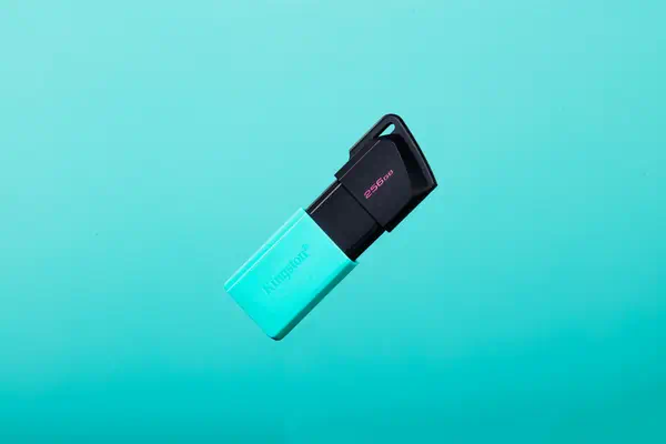 256GB USB3.2 Gen1 DataTraveler Exodia M (Noir + Turquoise) - Kingston - Disque dur Externe - visuel 8