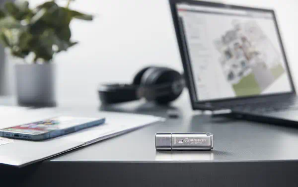 128 Go IKLP50 AES USB, w/256bit Encryption - Kingston - Adaptateur stockage - visuel 7