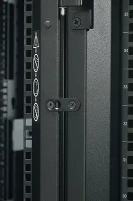 APC Netshelter SX 48U 750mm Wide x 1070mm APC - visuel 1 - hello RSE - Support de levage intégré dans ossature d'armoire