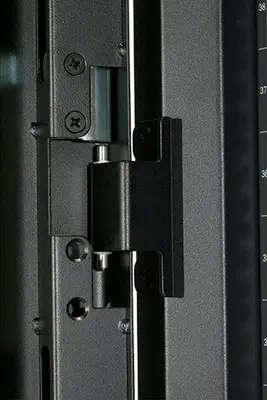 APC Netshelter SX 48U 750mm Wide x 1070mm APC - visuel 1 - hello RSE - Mise à la terre électrique intégrée