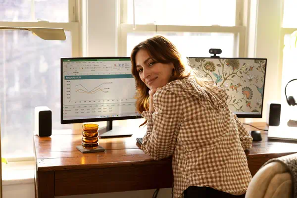 HP P24h G5 23.8p FHD Height Adjust Monitor Anti-Glare IPS - Ecran Ordinateur - visuel 1