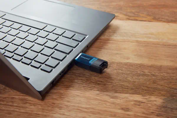 64GB DataTraveler 80 M 200 Mo/s USB-C 3.2 Gen 1 - Kingston - Adaptateur stockage - visuel 8