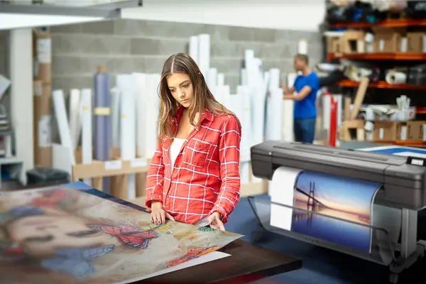 Imprimante HP DesignJet Z9+dr PostScript de 44 pouces avec coupe-bordures verticales - Autre Imprimante - visuel 10