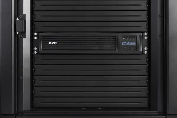 APC Smart-UPS SMT1500RMI2UC - 4x C13, USB, montable APC - visuel 1 - hello RSE - Predictive replace battery date