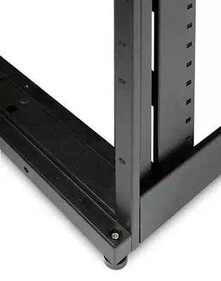 APC NetShelter SX 48U 600mm Wide x 1200mm APC - visuel 1 - hello RSE - Panneaux latéraux à mi-hauteur et option avec ouverture à brosse pour passe-câbles