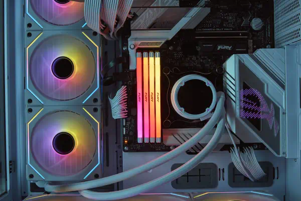 32Go 6400MT/s DDR5 CL32 DIMM (Kit de 2) FURY Renegade RGB Blanc XMP - Kingston - Mémoire - visuel 7