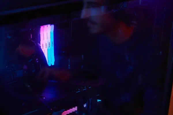 16Go 6400MT/s DDR5 CL32 DIMM FURY Renegade RGB Blanc XMP - Kingston - Mémoire - visuel 9