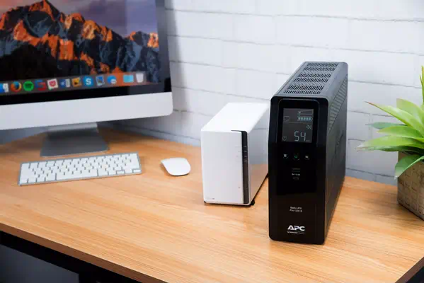 APC Back UPS Pro BR 1200VA Sinewave 8 APC - visuel 1 - hello RSE - Alarmes sonores