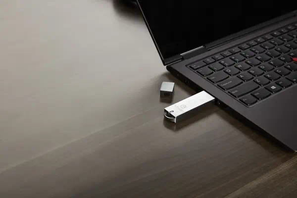 32Go IronKey Basic S1000 Encrypted USB 3.0 FIPS 140-2 Level 3 - Kingston - Adaptateur stockage - visuel 9