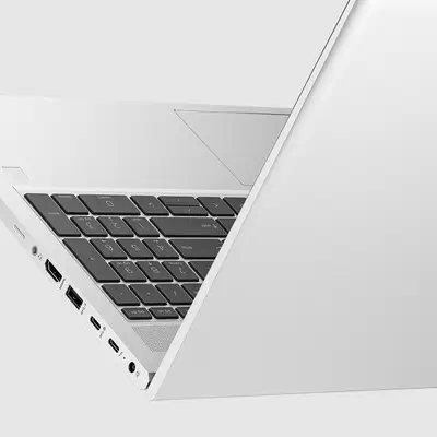 HP EliteBook 650 G10 Intel® Core™ i5 i5-1345U HP - visuel 1 - hello RSE - Montrez-vous sous votre meilleur jour, même dans des conditions de faible luminosité