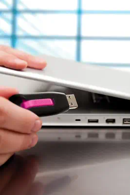 Verbatim V3 USB Drive 16GB  - Adaptateur stockage - visuel 4