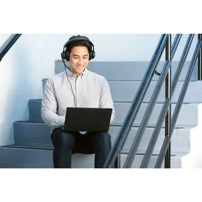 Kensington H2000 Micro-casque USB-C circum aural Kensington - visuel 1 - hello RSE - Fonctionnalités de suppression du bruit, de productivité et de sécurité avancées