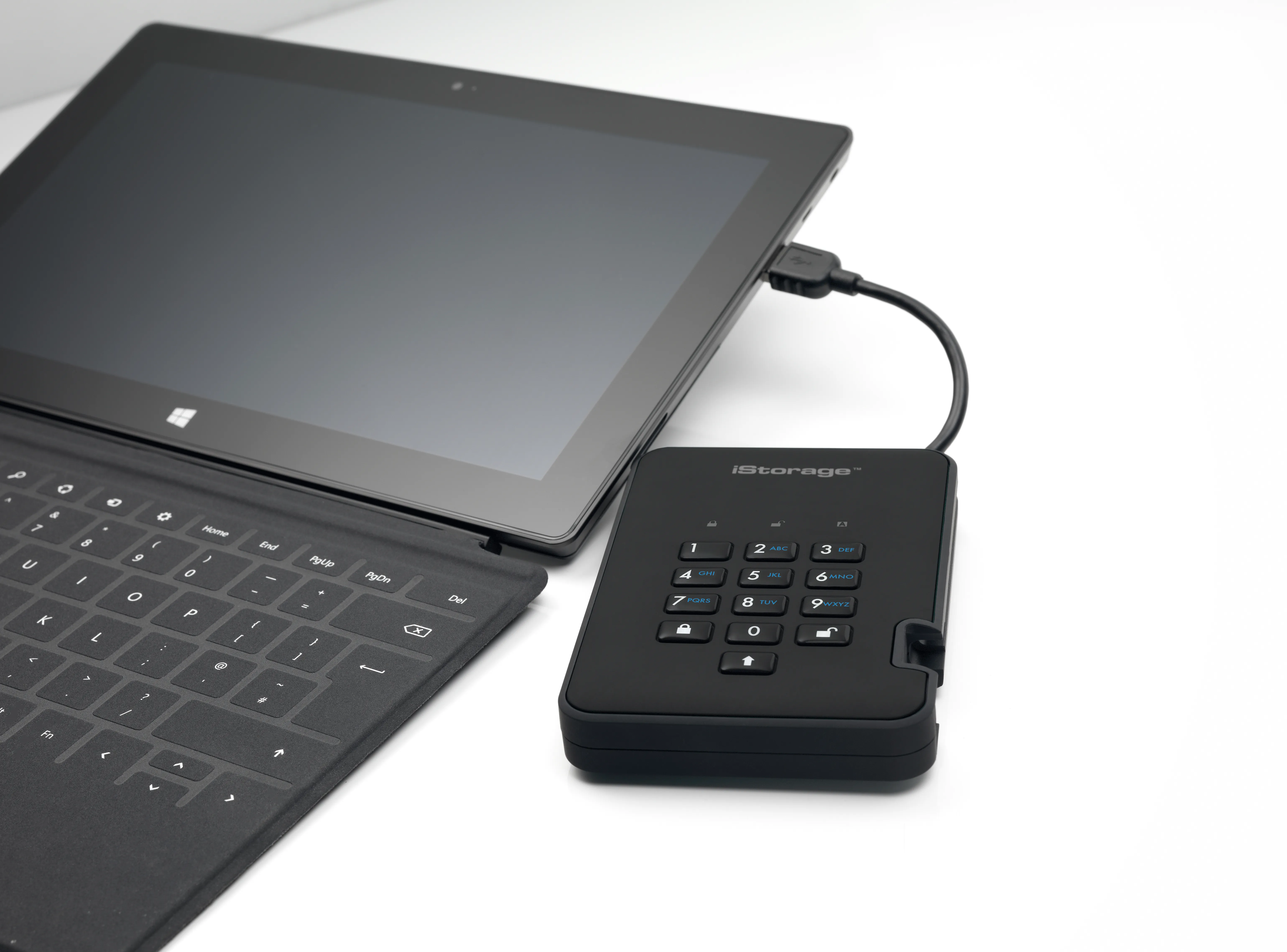 diskAshur2 256-bit 1TB USB 3.2 secure encrypted solid-state drive - Black IS-DA2-256-SSD-1TB-B - iStorage - Disque dur SSD - visuel 9