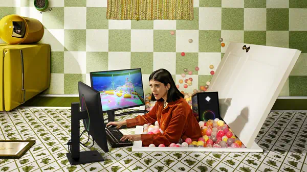 Écran gamer QHD 240 Hz OMEN 27 pouces HP - visuel 1 - hello RSE - Temps de réponse GTG de 1 ms avec Overdrive