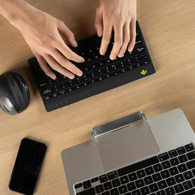 Clavier ergonomique R-Go Compact Break, clavier compact avec logiciel de pause,AZERTY (FR), Bluetoot - R-Go Tools - visuel 2