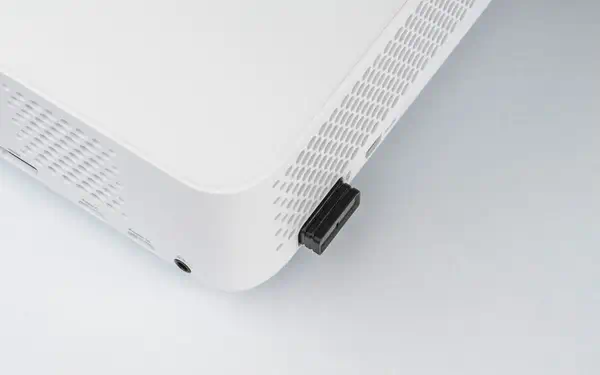 Optoma EZC-USB accessoire de projecteur Adaptateur USB Wifi Optoma - visuel 1 - hello RSE - Une connectivité sans faille